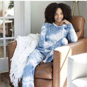 New nwt Hello Mello pajamas ladies tye dye blue S/M L/XL